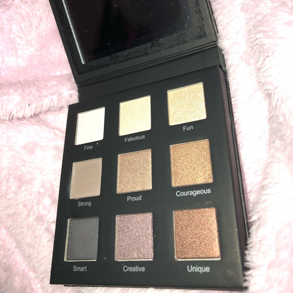 Be your own kind of beauty Eyeshadow Palette!